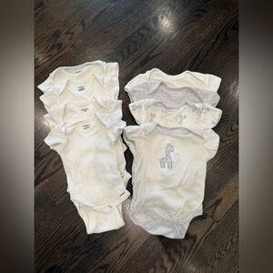8 Short Sleeve Baby Onesies- Size 0-3M